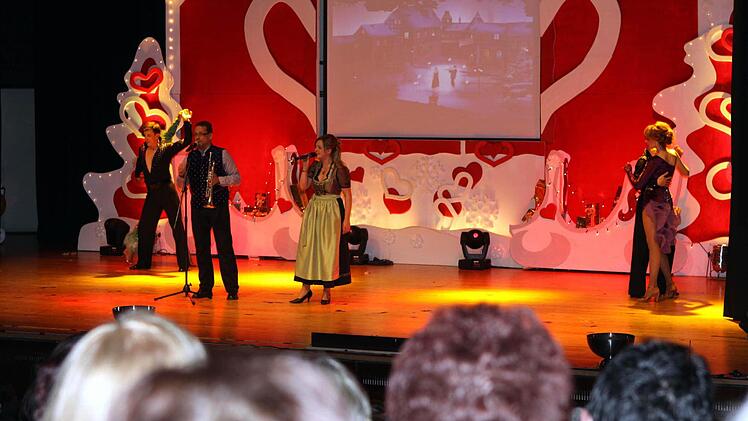 Holger und Sandra Mück waren auch zum zehnten Mal dabei. Sie unterstützten dabei auch die Ballettschule Gehde.