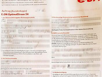 Wesentliche Angaben wie die Preise sind bei dem Vertrag, den eine Bambergerin abgeschlossen hat, nicht ausgefüllt.  Foto: Marion Krüger-Hundrup