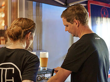 Bamberger Sandkerwa 2023: Glüsenkamp schenkt für guten Zweck aus Bamberger Sandkerwa 2023: Glüsenkamp schenkt für guten Zweck aus