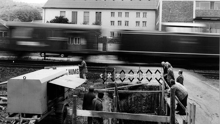 Kanalbau vor dem Kugelfischerwerk im Jahr 1972.