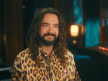 "Kaulitz & Kaulitz" In der Netflix-Serie "Kaulitz & Kaulitz" kritisiert Tom Kaulitz (Bild) den Flirt seines Bruders Bill mit Jannik Kontalis. Letzterer setzt sich nun zur Wehr.