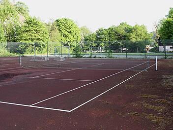 Die Tennisplätze werden einer Sportanlage weichen. Mit welchem Belag diese ausgestattet wird, muss der Gemeinderat in zwei Wochen entscheiden. Michael Wunder