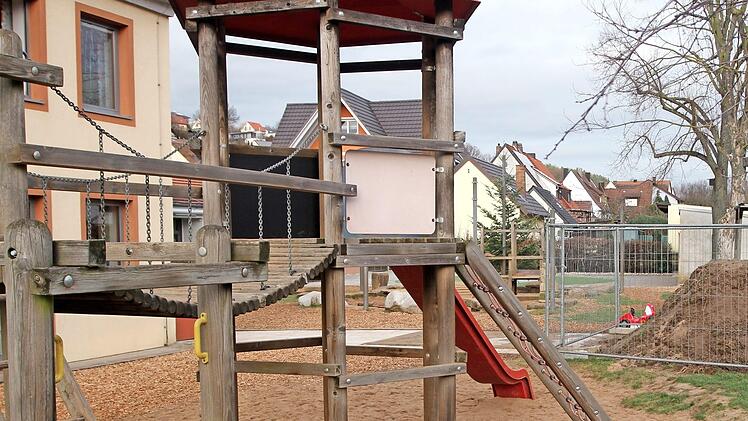 Blick auf den Spielplatz im katholischen Kindergarten in Ebelsbach, der eine völlige Umgestaltung erfahren soll Foto: Günther Geiling