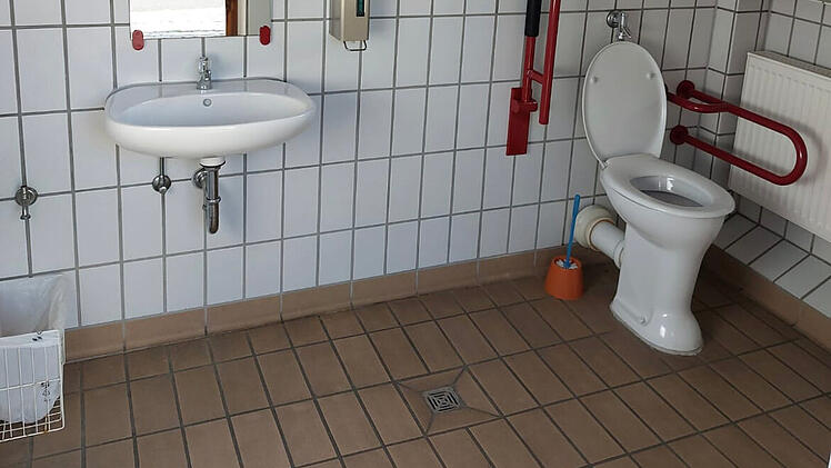 Kitzingen: F&uuml;r bessere Barrierefreiheit - &ouml;ffentliches WC in der Siedlung wird saniert