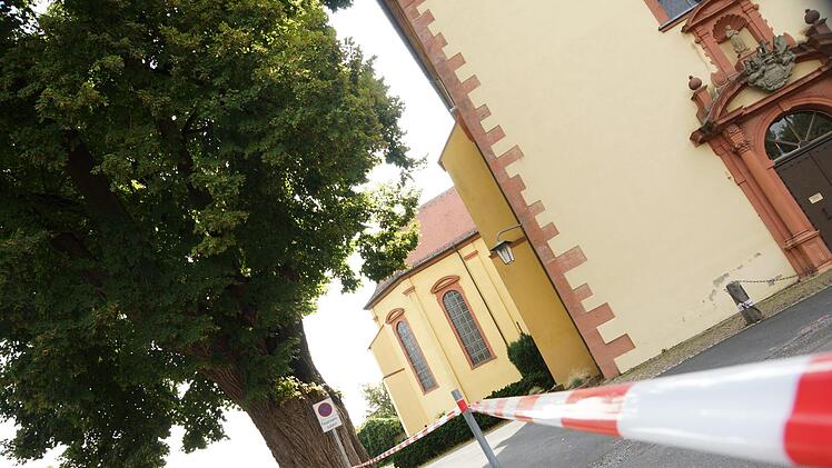 Die Parkplätze an der Klosterkirche sind zurzeit nicht benutzbar.Foto: Arkadius Guzy