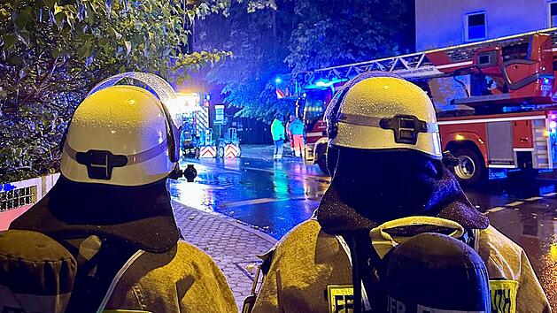 Bewohner l&ouml;scht Brand in Mehrfamilienhaus in Bayreuth