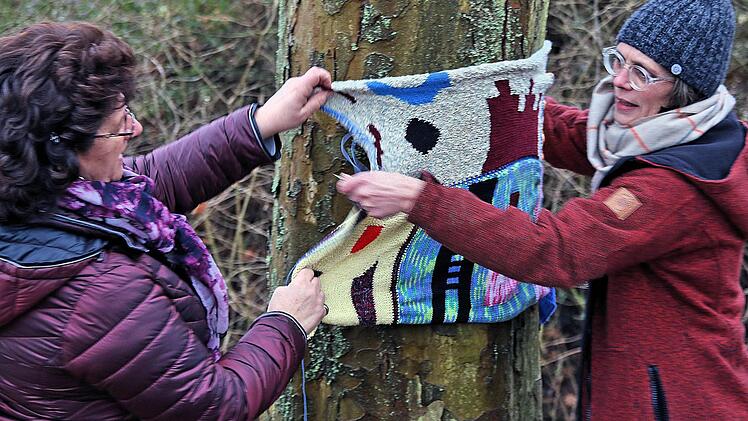Warme Schals gegen Gefühlskälte  Foto: Dieter Britz