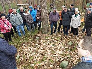 Ziel der Wanderung war das Bodendenkmal "Vier Brüder". Dort haben sich der Legende nach vier Brüder gegenseitig erschlagen. Foto: privat