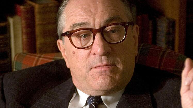 Robert De Niro erz&auml;hlt im Spionagedrama "Der gute Hirte" von M&auml;nnern, die die Vereinigten Staaten in einer von hei&szlig;en und kalten Kriegen heimgesuchten Welt besch&uuml;tzen wollen und dazu die CIA gr&uuml;nden.