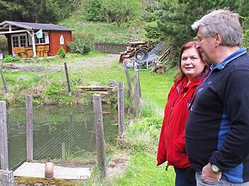 Margitta und Norbert Weber am Forellenteich