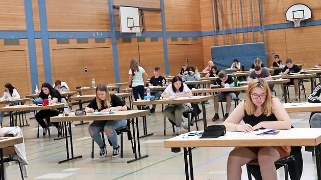 Im Juli br&uuml;teten noch die Sch&uuml;ler des M-Zuges der Spix-Mittelschule im Corona-Abstand in der H&ouml;chstadter Aischtalhalle, am 11. September kommen die Kreisr&auml;te.  Foto: Johanna Blum
