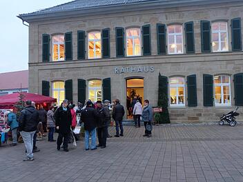 Soviel Leben wird es im Thundorfer Rathaus vorerst nicht geben. Klar ist jedoch, dass ab Mai ein neu gewählter Gemeinderat im Rathaus zusammenkommen wird.Archiv/Philipp Bauernschubert