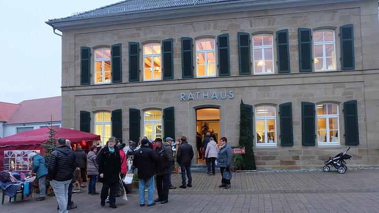 Soviel Leben wird es im Thundorfer Rathaus vorerst nicht geben. Klar ist jedoch, dass ab Mai ein neu gewählter Gemeinderat im Rathaus zusammenkommen wird.Archiv/Philipp Bauernschubert