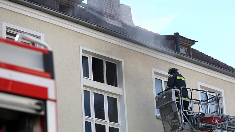 Ein kleiner Brand in einem Keller in der Adam-Krafft-Straße in Bamberg hat am Donnerstag einen Polizei- und Feuerwehreinsatz ausgelöst. Foto: News5 / Herse