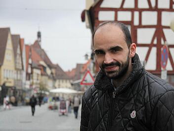 Erkan Martin spielte in der 2. türkischen Liga, aber auch für den 1. FC Burk. Inzwischen ist der 31-Jährige als Spielerberater im Millionengeschäft Fußball unterwegs. Fotos: Uwe Kellner