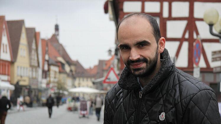 Erkan Martin spielte in der 2. türkischen Liga, aber auch für den 1. FC Burk. Inzwischen ist der 31-Jährige als Spielerberater im Millionengeschäft Fußball unterwegs. Fotos: Uwe Kellner