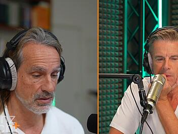 Richard David Precht (links) und Markus Lanz haben in ihrem Podcast "Lanz + Precht" &uuml;ber KI gesprochen.
