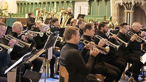 Der Posaunenchor Veitlahm zeigte sich von seiner besten Seite und begeisterte in der Petrikirche Musikfreunde gehobener Blas- und Orgelmusik.