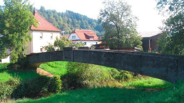 Bei der Brückenhauptprüfung wurde auch die Forstamtsbrücke beanstandet. Hier ist die Stadt gefordert, Missstände zu beheben. Foto: Veronika Schadeck