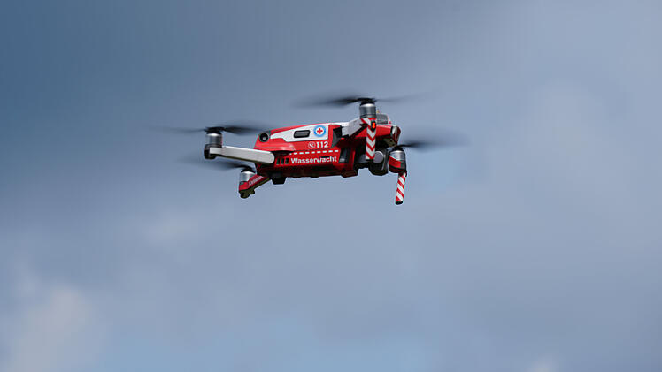 Bayreuth: Wasserrettung am 10 Hektar gro&szlig;en Fichtelsee - Kreiswasserwacht erh&auml;lt neues Einsatzmittel