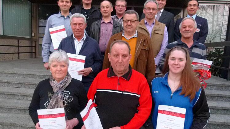 Zahlreiche Blutspender aus der Gemeinde wurden bei der Sitzung geehrt. Foto: Lothar Weidner