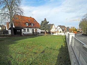 Das Haus, in dem der "Tiroler" untergebracht war, wird abgerissen. Ein großer Neubau entsteht.  Foto: Bernhard Panzer