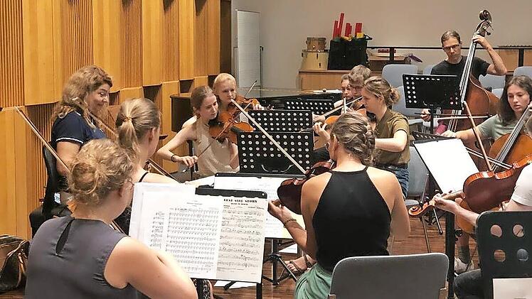 Das neue Festival-Orchester bei den Proben