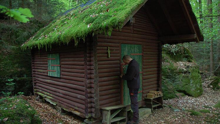Ein bisschen Romantik - wie die einsame Hütte im Wald - gibt es auch bei modernen Förstern noch. Foto: Rainer Lutz