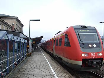 2019 steigen die Preise für VGN-Tickets wieder. Doch warum wird Bahnfahren in Franken eigentlich teurer? Symbolbild: Schmidt