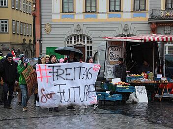 Rund 200 Schüler nahmen am Freitag an der zweiten "Fridays for Future"-Demonstration in Coburg teil.Foto: Oliver Schmidt