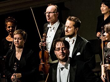 Daniel Carter bewirbt sich für die Aufgabe als Generalmusikdirektor am Landestheater Coburg. Der 30-Jährige ist derzeit Kapellmeister an der Deutschen Oper Berlin. Am Sonntag dirigierte er ein Sinfoniekonzert in Coburg.Foto: Jochen Berger