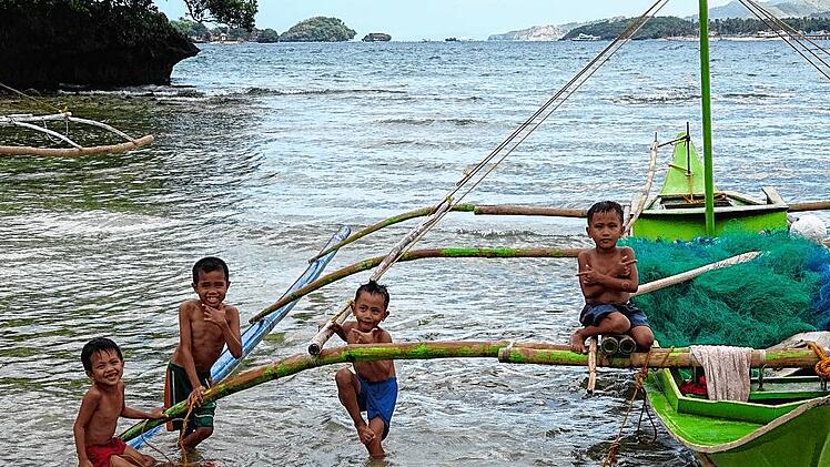 Boracay_Fischerboot als Wasserspielplatz