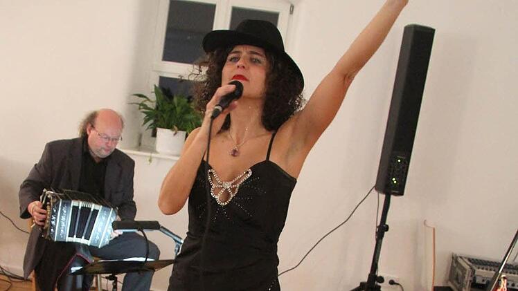 Clementina Culzoni und Jürgen Karthe am Bandoneon. Foto: Sonja Adam