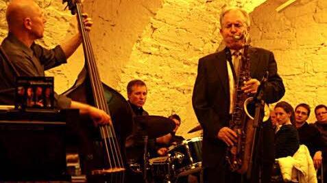 Jazzkonzerte in "Bismarck's Basement" haben sich längst etabliert. Hundert Konzerte gab es im Keller des Museums Obere Saline. Unser Archivbild zeigt einen Auftritt des Scott Hamilton Quartetts. Foto: Vorndran