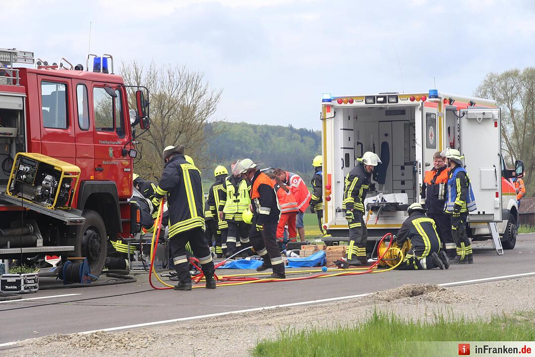 Ansbach: Fahranfänger kracht in Bagger