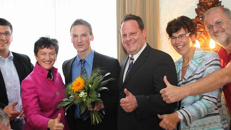 Die SPD  schickt bei der Bundestagswahl  2013       Simon Moritz ins Rennen. Unser Bild zeigt  Moritz    (Vierter von   rechts)  mit  (von links)  Jonas Merzbacher (Unterbezirk Bamberg), MdL Inge Aures,   dem  Kulmbacher  OB-Kandidaten  Ingo Lehmann, MdL  Susann Biedefeld und Hans-Peter  Marx (Unterbezirk Lichtenfels).  Foto: Hartmann