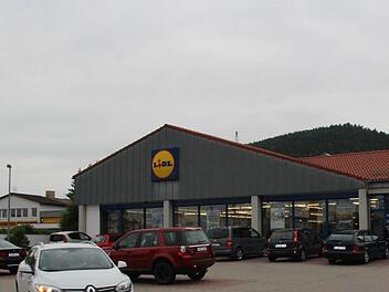 Wurde am Mittwoch vergangener Woche überfallen: der Lidl-Markt in der Albert-Ruckdeschel-Straße in Kulmbach. Foto: Archiv/Matthias Beetz