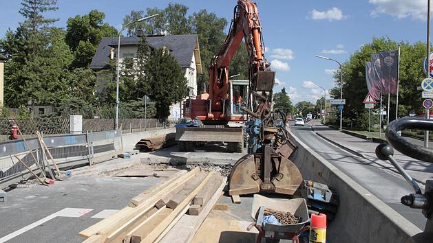 2011 wurde der Kanal in der Bayreuther Stra&szlig;e erneuert. In diesem Jahr stehen viele neue Baustellen an. Foto: Archiv/Josef Hofbauer