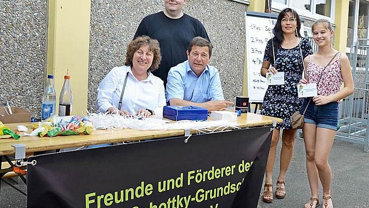Beim Sommerfest war der Förderverein mit einem eigenen Stand vertreten.  Foto: privat