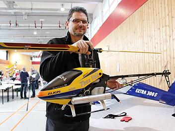 Frank Luther bei der Modellflugausstellung in Scheuerfeld. Foto: Desombre