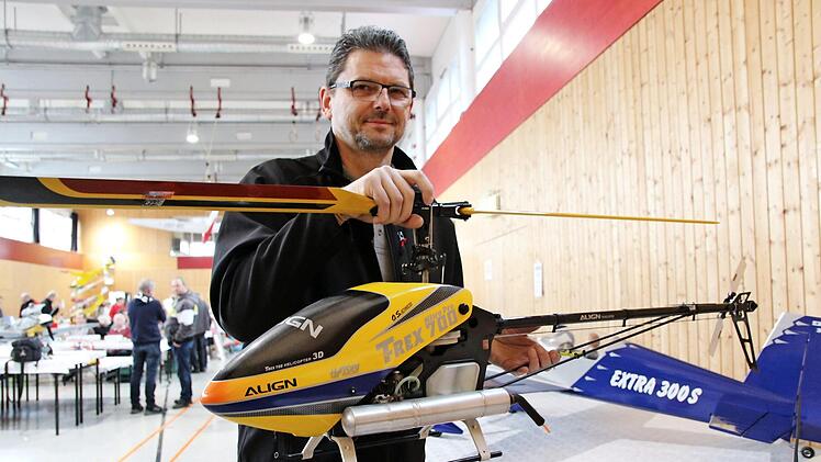 Frank Luther bei der Modellflugausstellung in Scheuerfeld. Foto: Desombre