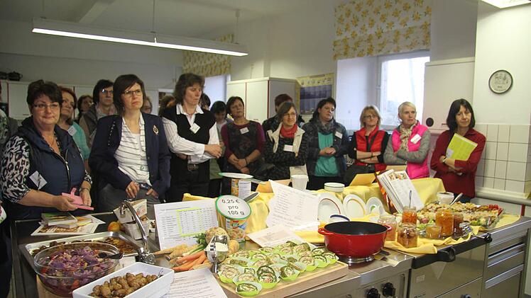 Der Andrang beim Tag der Hauswirtschaft in der Landwirtschaftsschule in Kulmbach war riesig