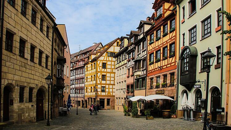 N&uuml;rnberg: Stadt er&ouml;ffnet "Pop-up-B&uuml;rgeramt" - welche Leistungen du hier bekommst