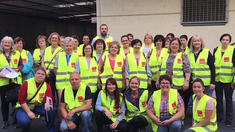 Zusammen mit den Lichtenfelser Kollegen streikten am Montag in Kulmbach 35 Verkäuferinnen und Verkäufer. Vom Arbeitskampf betroffen waren Kaufland in Kulmbach und Lichtenfels sowie Real Kulmbach. Foto: privat
