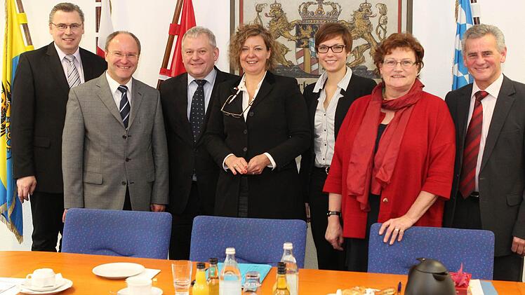 V.l.: Wolfgang Puff, Alexander König, Thomas Hacker, Ulrike Wolf, Verena Sattler (Invest in Bavaria), Christa Steiger u. Oswald Marr