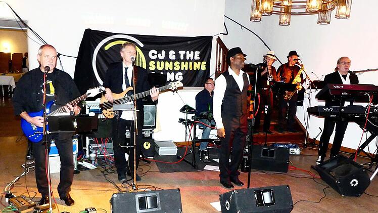 Die Band CJ and the Sunshine Gang unterhielt die Gäste nach dem offiziellen Teil. Foto: Dieter Hübner