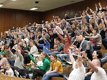 Nochmals ein volles Haus wünschen sich die Basketballerinnen der DJK Don Bosco Bamberg in der "Blauen", wenn die BasCats des USC Heidelberg zu Gast sind.sportpress