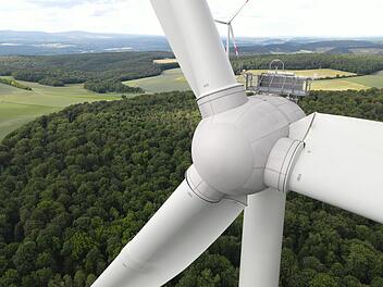 Drei Windräder sind in diesem Jahr oberhalb von Sulzthal ans Netz gegangen. Insgesamt stockt in Bayern jedoch der Windkraft-Ausbau seit Jahren.