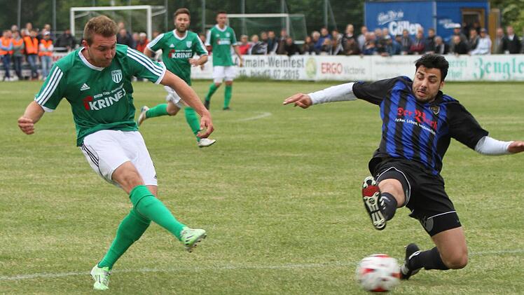 Nachdem er zuletzt in Würzburg noch gefehlt hatte, steht André Karmann (links) dem FC Sand gegen Amberg wieder zur Verfügung.
