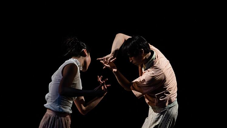 "First Steps": Impressionen des neuen Ballett-Abends in der Coburger ReithalleFoto: Annemone Taake